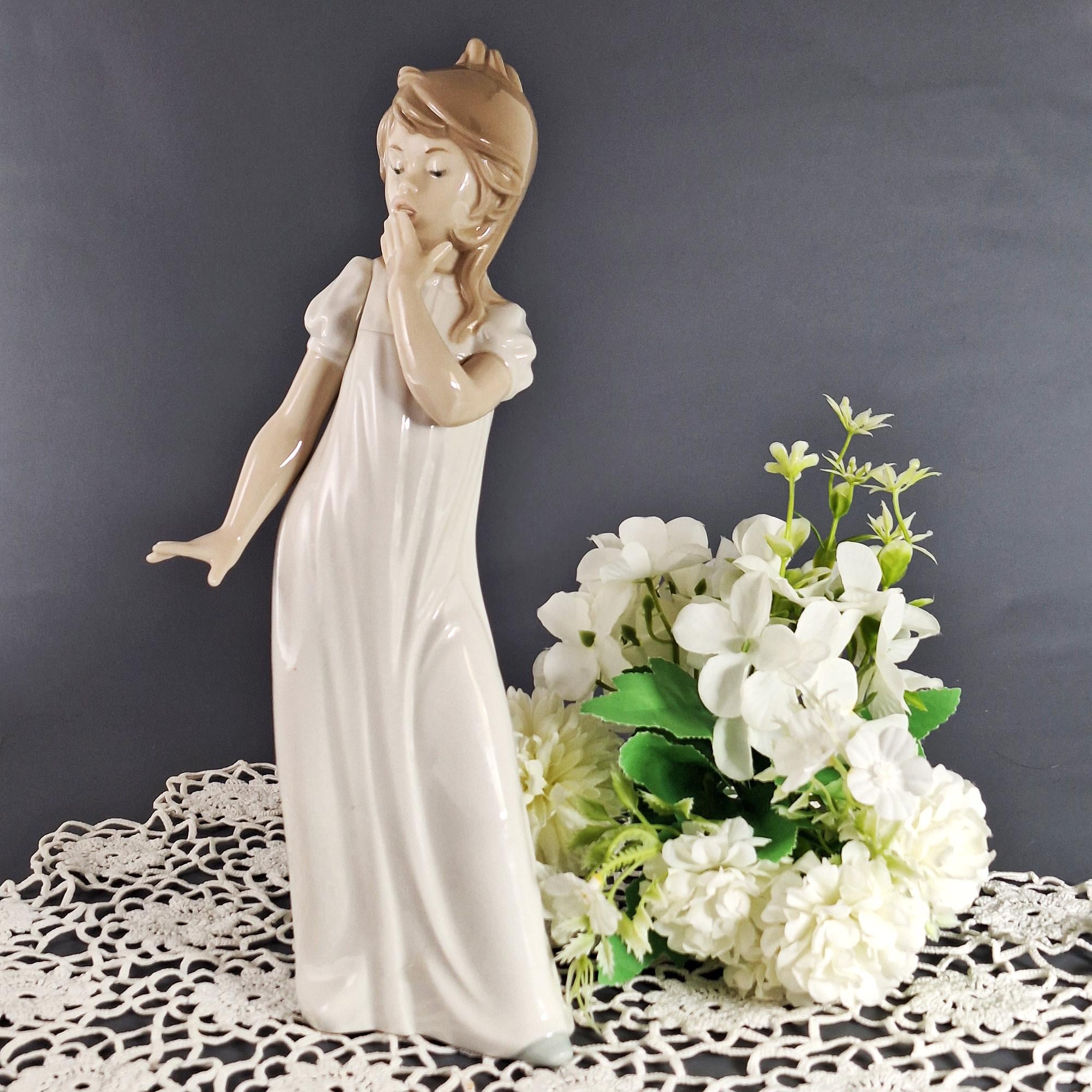 Nao by Lladro Yawning Girl | eBay