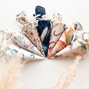 Mini Zuckertüte bzw. Schultüte, eine süße kleine Geschwister Schultüte zum verschenken für den Schuleingang oder als Gastgeschenk / Deko