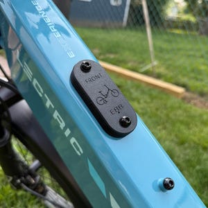 Slim Apple Air Tag/ Tile Sticker / Samsung Smart Tag 2  holder compatible with bikes with water bottle mounts