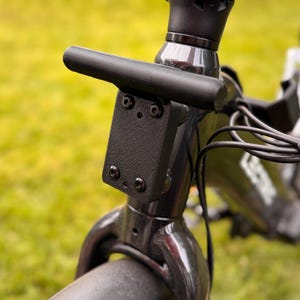 Lectric Ebikes Accessory Rail SySTEM with Apple Air Tag / Tile Sticker / Galaxy SmartTag2 Holder