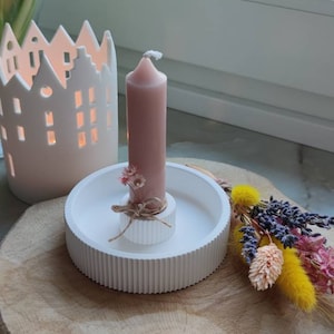 Small fluted candle plate made of Raysin