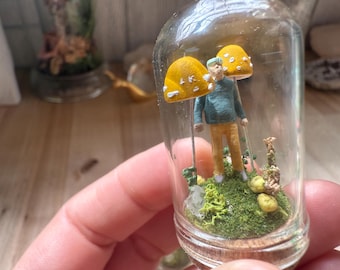 Tiny Daydreamer Mushroom Crystal World