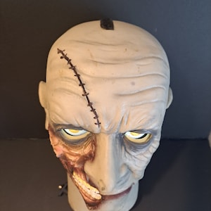 Animated Halloween Grave Keeper