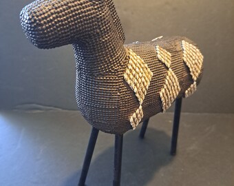 Shell pattern resin horse statue