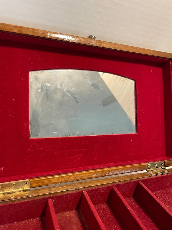 Vintage dresser/jewelry box made in Taiwan - image 3