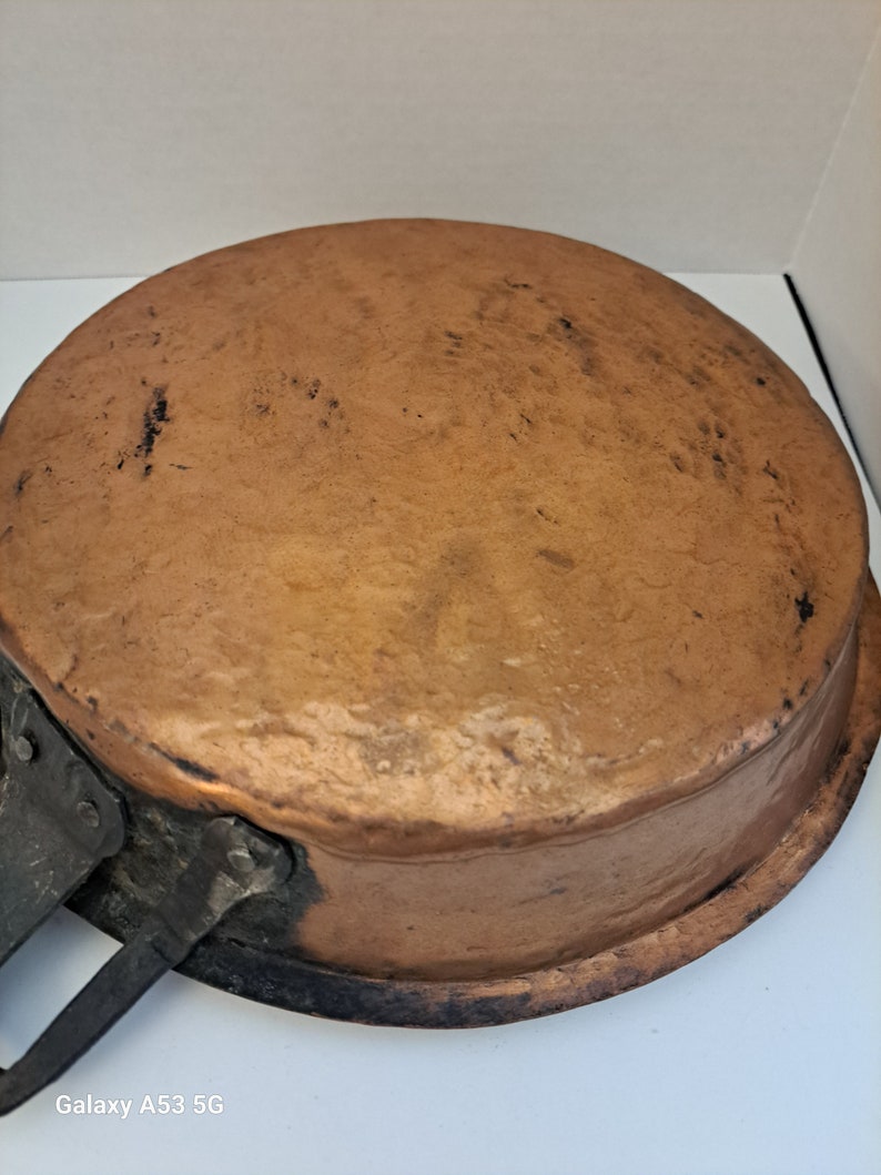 Vintage long handle, hammered copper pan image 4