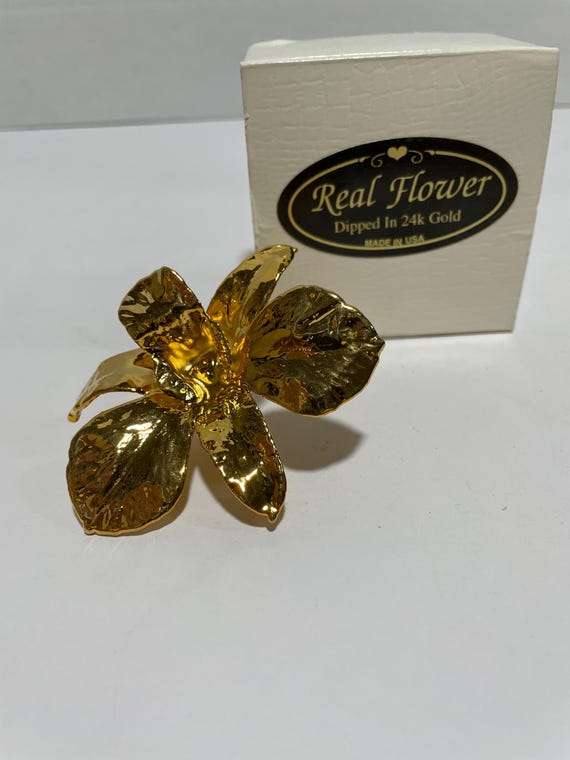 Real flower brooch dipped in 24 K gold, - image 2