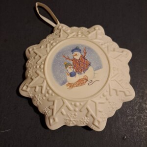 Potpourri holder ornament