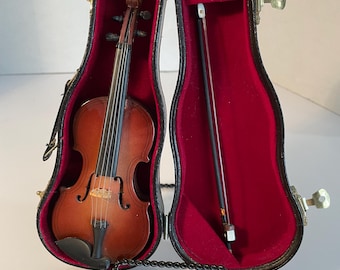 Miniature violin music box, Blue Danube