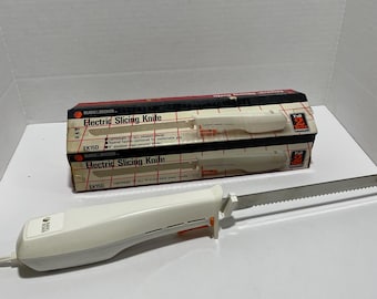 Vintage Black and Decker electric slicing knive