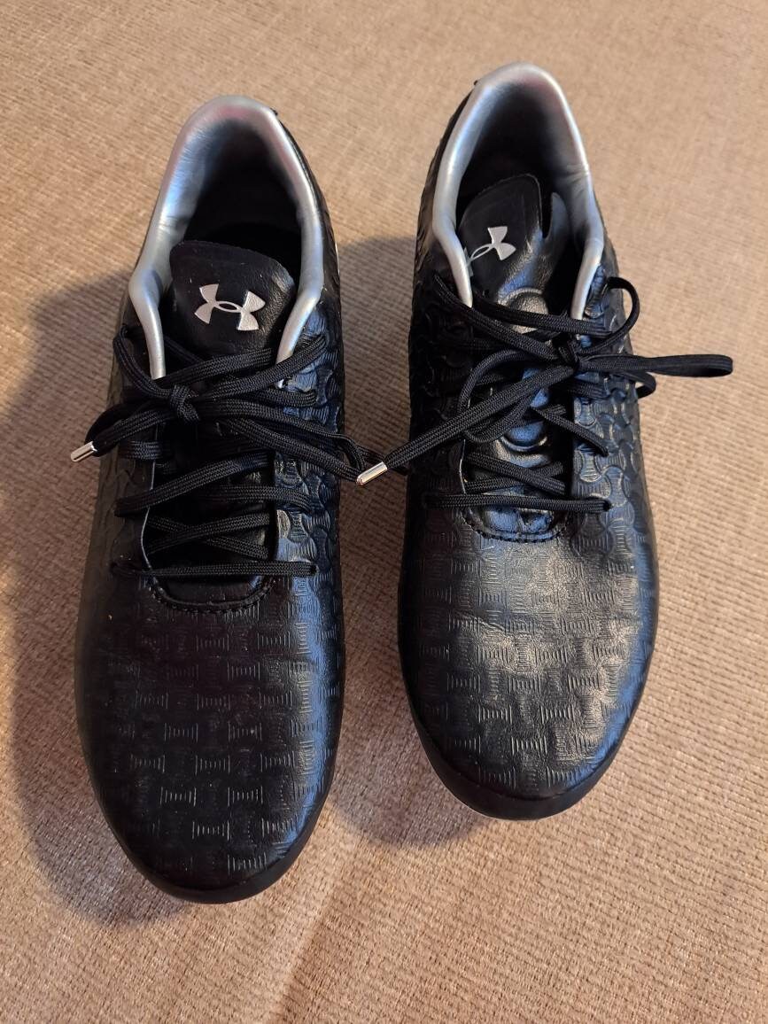 mens size 7 cleats