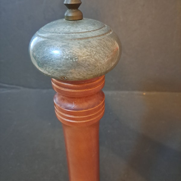 Large Peppermill