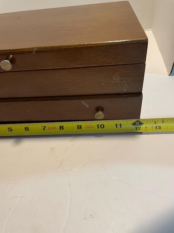 Vintage dresser/jewelry box made in Taiwan - image 6