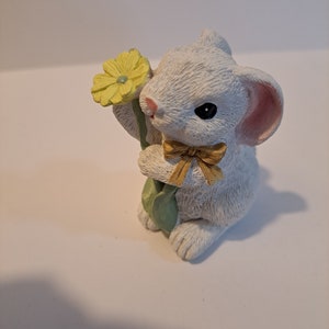 Bunny with flower