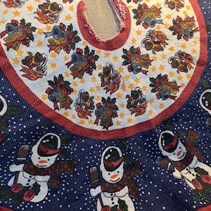 Snowman tree skirt
