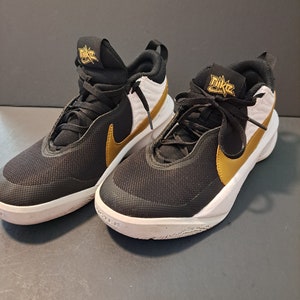 Nike team hustle 4.5y