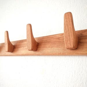 Handgeschnitzter Wandhaken aus Eiche, dekorativer Garderobenhaken aus Holz, Wandhaken für Kleider und Handtücher, Einzugsgeschenk