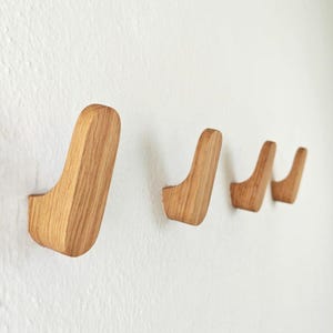 Handmade Oak Wall Hook: Decorative Coat/Towel Hanging