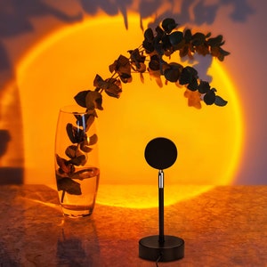 Lampe coucher de soleil LED en forme de petit robot