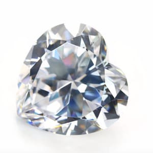 Cubic Zirconia Heart Faceted White Color CZ AAA Loose Gemstones for Luxury Jewelry Makings (3x3mm - 10x10mm)