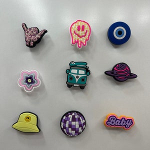 Emoji croc deals charms