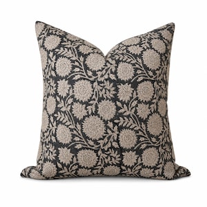 Funda de almohada de algodón con estampado a mano: Cojín decorativo floral para sofá
