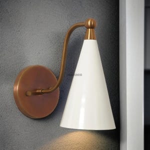 Vintage Brass Wall Sconce Cone Shade – Mid Century Modern Industrial Wall Light – Wall Lamp for Bedroom, Living Room, Hallway.