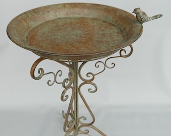 Unique Wrought Iron Birdbath: Vintage Style Garden Fountain, Outdoor Bird Feeder