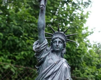 花崗岩の台座に置かれた大型ブロンズ製自由の女神像（61 cm） - Etsy 日本