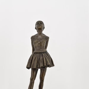 ドガ風ブロンズバレリーナ像 - エレガントなアート装飾（40 cm