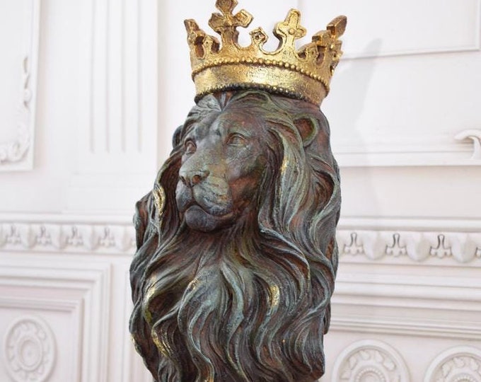 Brown Sitting Lion with Crone - Goldene Figurine  - Lion King Statue - Gift Good Idea - Home Decor - Amazing Decor