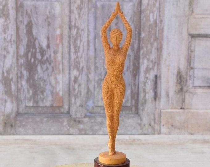 Demetre Chiparus Woman Cabaret Dancer - Starfish Wooden Sculpture Art Deco - Gift Idea for Dancer - Unique Home Decor