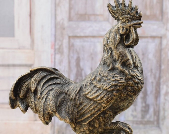 Cast Iron Pretty Rooster - Farm Sculpture - Premium Statue - Elegant Gift for Farmer - Home and Garden Decor - Vintage Figurine