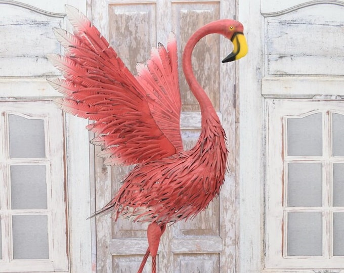 LARGE Iron Pink Standing Flamingo - Nice Detail and Beautiful Colours - Amazing Metal Statue for Garden