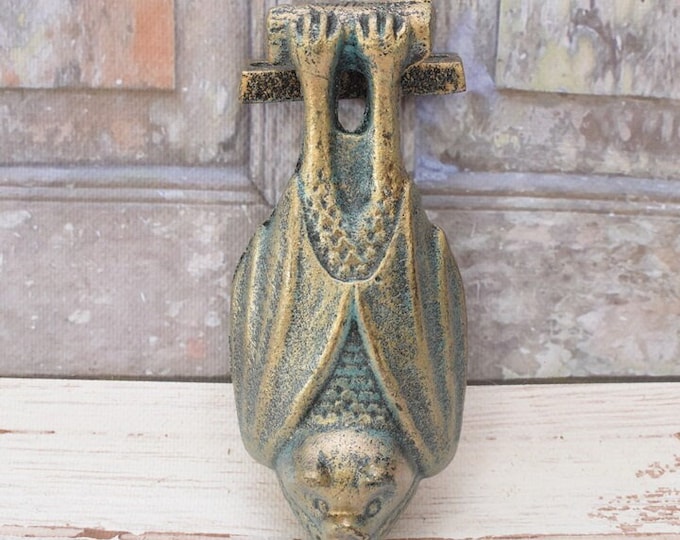 Cast Iron Door Knocker - Door Knocker Bat - Funny Bat Figure - Door Decor - Garden Decoration - Vintage Knocker - Home Decor