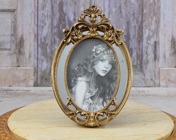 Oval Gold Photo Frame - Glass Photo Frame - Wedding Picture Frame - Lavish Wall or Buffet Decor - Home Decoration - Gift Idea