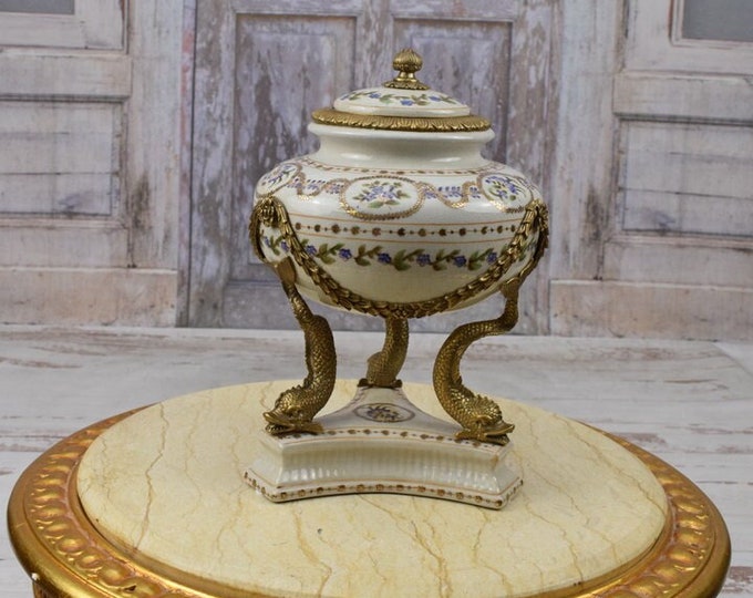 Porcelain Casket with Bronze Ornaments - Fishes Bronze - Flower Design - Luxury Plateau Porcelain -