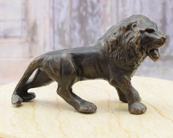 Cast Iron Lion Statue - Lion Sculpture - Animal Sculpture - Vintage Figurine - Home and Garden Decor - Gift Idea