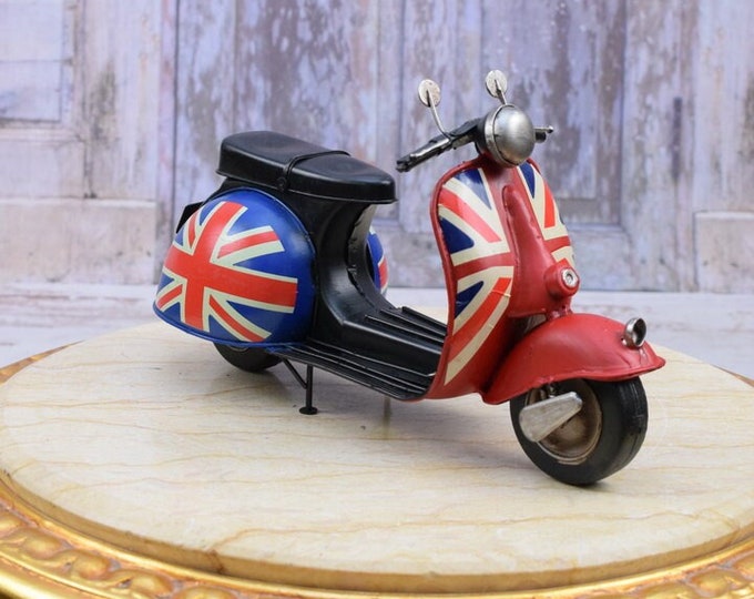 English Scooter Vespa - Britain Motorbike Motorcycle Old Classic - Metal Model Toy Motor - Gift Idea Old School - Collector Item Home Decor