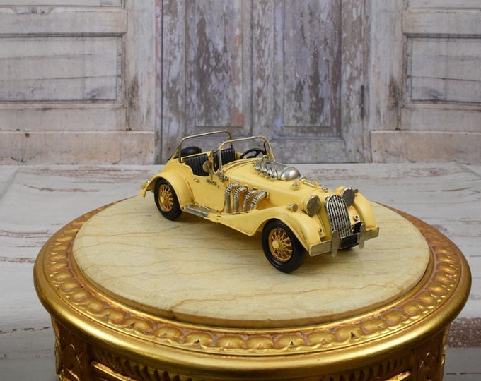 Cabrio Antique Car Metal Model - Amazing Old Iconic Car - Metal Model Toy - Gift Idea Old School Car - Collector Item - Home Decor