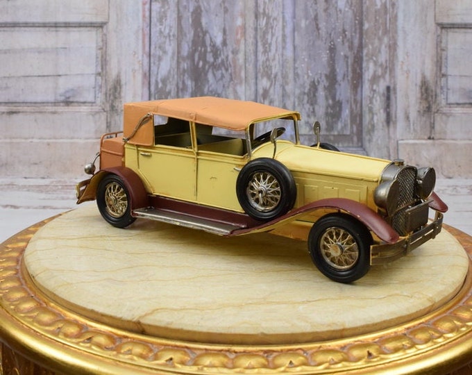 Antique Car Metal Model - Amazing Old Iconic Car - Metal Model Toy - Gift Idea Old School Car - Collector Item - Home Decor