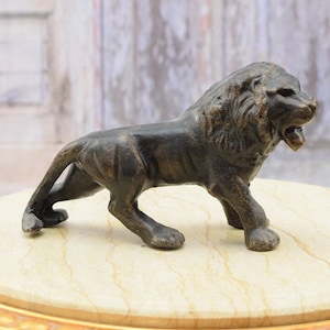 上品スタイル Statues Lion Large of Pair | Resin French Style Antique アンティーク雑貨