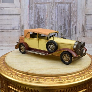 Antique Car Metal Model - Amazing Old Iconic Car - Metal Model Toy - Gift Idea Old School Car - Collector Item - Home Decor
