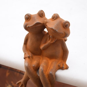 Cast Iron Frogs in Love - Couple in Love - Couple of Frogs - Love Symbol - Frog for Luck - Garden Figurine