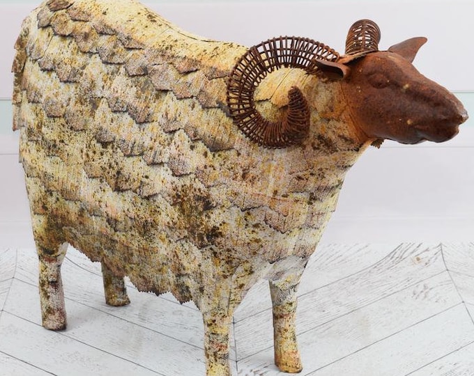 Excellent Iron Funny Sheep Figure - White RAM - Nice Detail and Beautiful Colours - Amazing Metal Statue for Garden - Gift Art Work