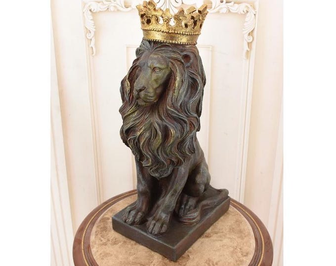 Vintage Sitting Lion Figurine with Crown – Majestic Regal Home Decor Statue