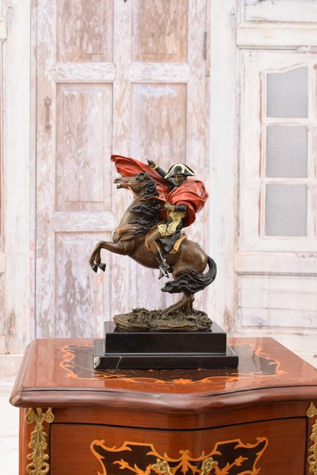 ナポレオン・ボナパルトのブロンズ彫刻 – 大理石の台座に彩色された像