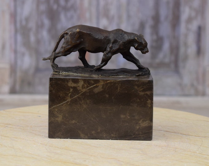 Menacing Crouching Cougar Bronze Sculpture - Cougar Figurine on Marble Base - Elegant Animal Statue - Home and Garden Decor - Vintage Statue