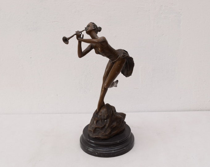 Bronze Dancing Woman with Trumpet – Elegant Female Musician Figurine – Art Deco Style Sculpture – Unique Gift Idea for Music Lovers
