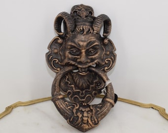 ボール リング付きライオン ドア ノッカー。非常に大きい。クラシック